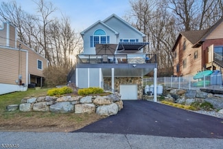 305 Kingsland Rd, Landing, NJ 07850