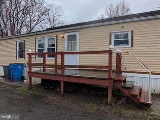 1446 Gibson Rd Unit E35, Bensalem, PA 19020