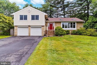 3 Vanderveer Dr, Lawrence Township, NJ 08648