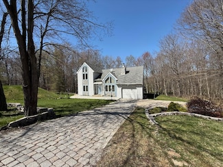 4160 Hickory Rd, Tobyhanna, PA 18466