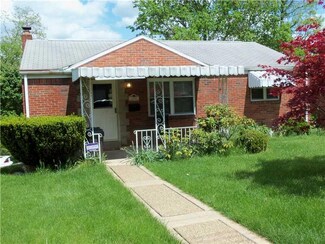 1084 Roseanne Ave, Pittsburgh, PA 15216