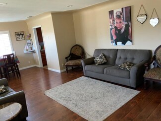 2403 N Rowell Ave, Fresno, CA 93703