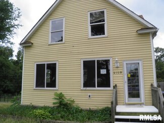 2139 W 16th St, Davenport, IA 52804