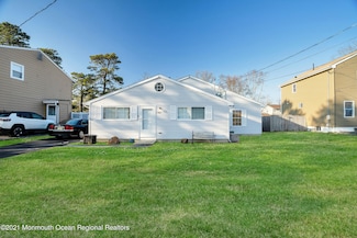 721 Oak St, Lakehurst, NJ 08733