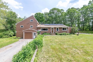 23 L Stevens Rd, Charlton, MA 01507