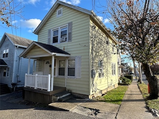 47 S Bayles Ave, Port Washington, NY 11050