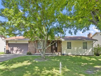 405 Veach Dr, Fairview Heights, IL 62208