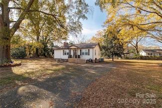 5793 Oak St, Fort Lawn, SC 29714