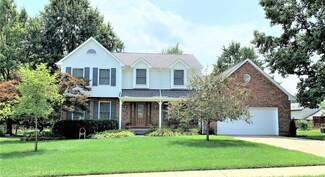 8003 Lancelot Dr, Cincinnati, OH 45244