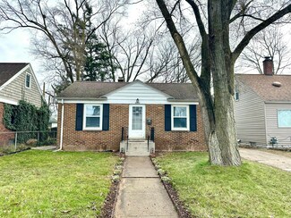 2962 Eastland Rd, Muskegon, MI 49441