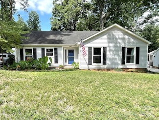8208 Arrowsmith Ln, Charlotte, NC 28270