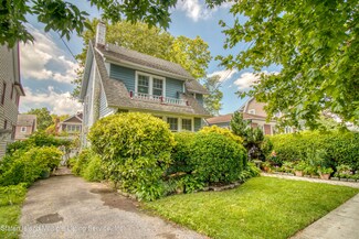 300 Rose Ave, Staten Island, NY 10306