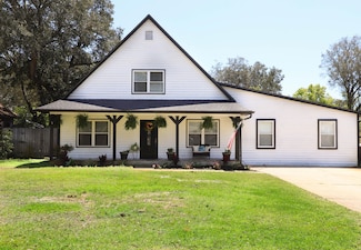 2703 Glen Oaks Cir, Gulf Breeze, FL 32563