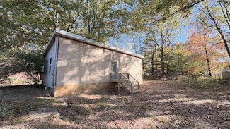 8901 Clarion Rd, Farwell, MI 48622