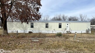 415 W Clark St, Davis City, IA 50065