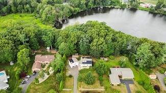 26 Lochview Dr, Windsor, CT 06095