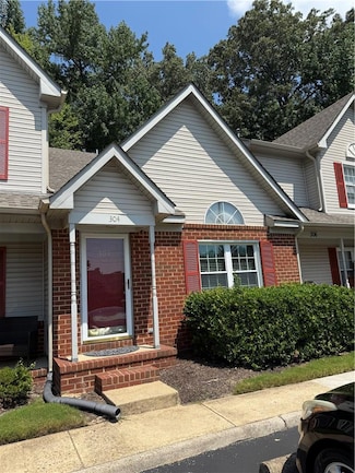 304 S Hill Ln, Chesapeake, VA 23322