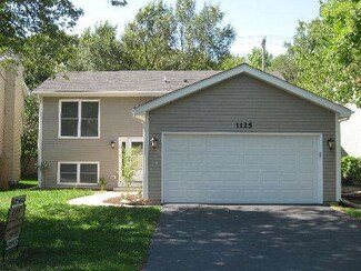1125 Greensfield Dr, Naperville, IL 60563