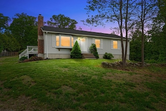 31 Chestnut St, Douglas, MA 01516