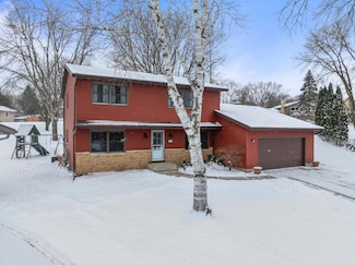 2916 6th Ave NW, Rochester, MN 55901