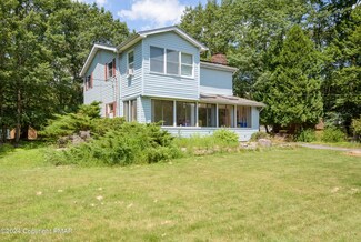 2034 Candlewood Ln, Blakeslee, PA 18610