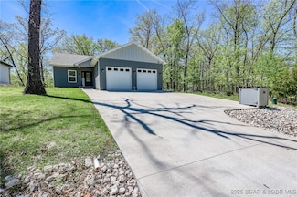 284 Bloomington Dr, Lake Ozark, MO 65049