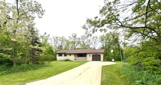 2122 Houser Rd, Holly, MI 48442