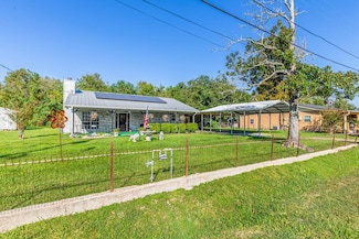 2605 N 10th St, Orange, TX 77630