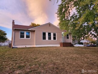 212 Metuchen Ave, Woodbridge, NJ 07095