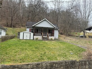 1754 Sugar Creek Dr, Charleston, WV 25387
