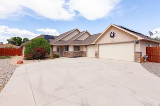458 1/2 Davis Rd, Grand Junction, CO 81503