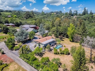 5851 Vine Hill Rd, Sebastopol, CA 95472