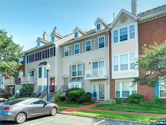140 Cherry St, Jersey City, NJ 07305