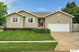 5001 W Sparrow Ln, Lincoln, NE 68528