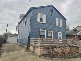 33130 Robeson St, Saint Clair Shores, MI 48082