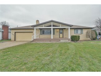 618 Dumont Ave, Campbell, OH 44405