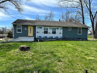 401 W 10th St, Carrollton, MO 64633