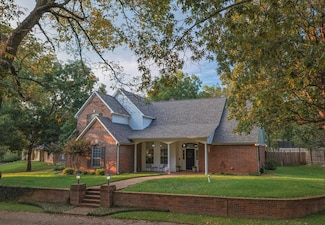 604 Clear Creek Dr, Texarkana, TX 75503