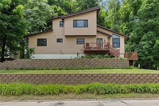 2145 Coldstream Ave NE, Cedar Rapids, IA 52402