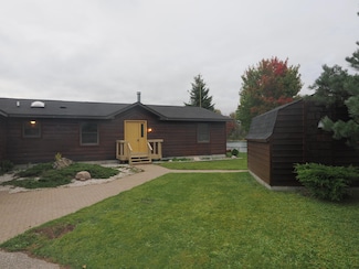 2039 Riverside Dr, Sault Sainte Marie, MI 49783