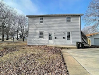 721 Olive St, Cedar Falls, IA 50613