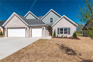1276 Carrara St, Springdale, AR 72762