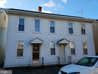 108 3rd St, Boiling Springs, PA 17007