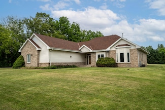 S73W14390 Woods Rd, Muskego, WI 53150