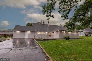 283 Snowball Dr, Levittown, PA 19056