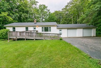 13514 Woodin Rd, Chardon, OH 44024