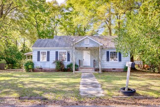 5019 Weems St, Moss Point, MS 39563