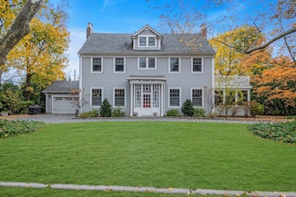 1 Deepdale Dr, Great Neck, NY 11021