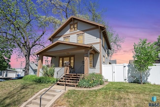 822 W 12th St, Sioux Falls, SD 57104