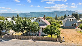 716 E 3rd St, Cle Elum, WA 98922